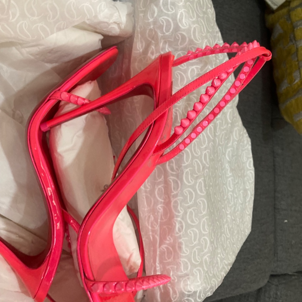 Christian Louboutin shoes - Picture 8 of 9